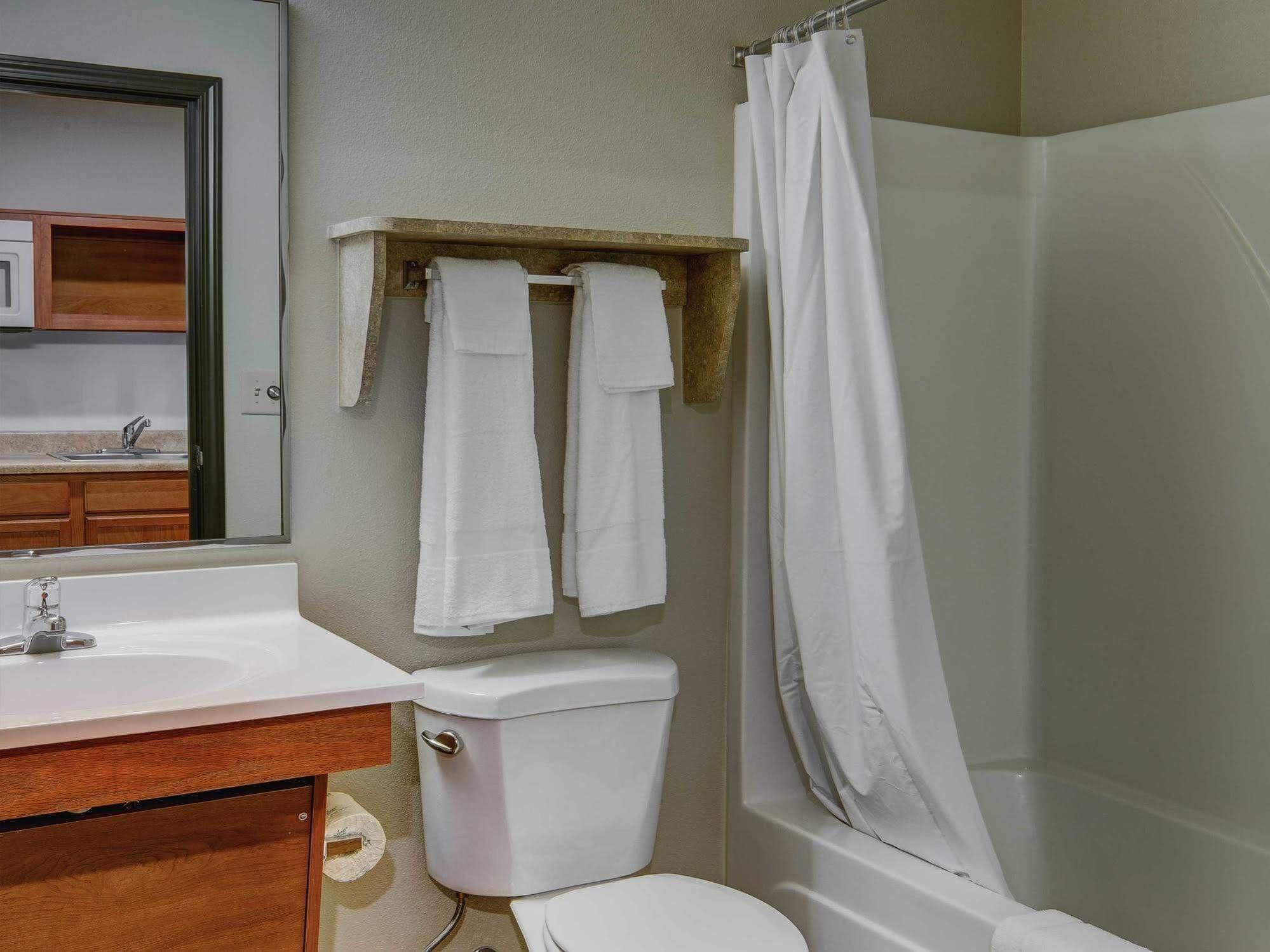 Woodspring Suites Akron Portage Lakes Экстерьер фото