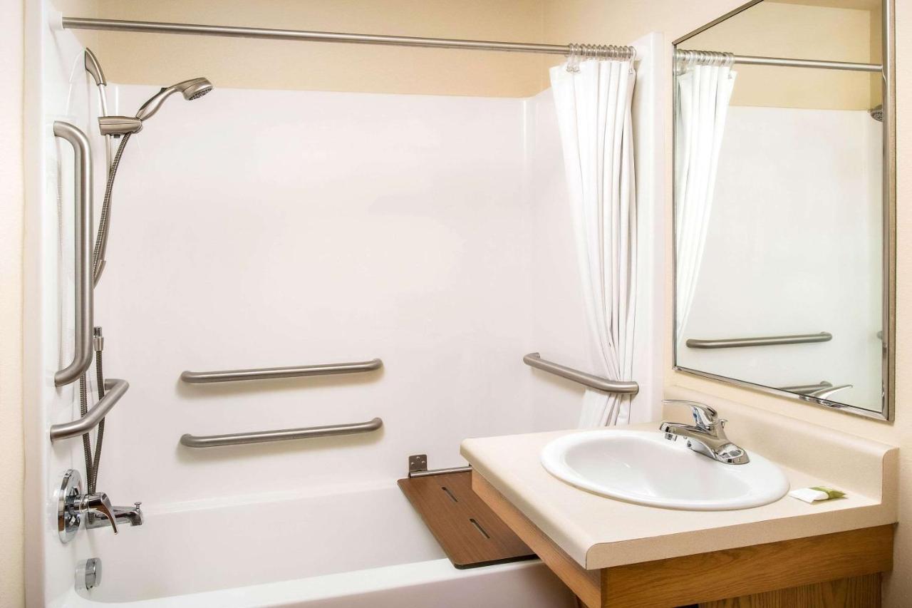 Woodspring Suites Akron Portage Lakes Экстерьер фото